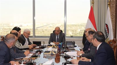 وزير قطاع الأعمال يبحث مع رئيسا التأمين الاجتماعي والصحي عددًا من الملفات المشتركة لخدمة العاملين
