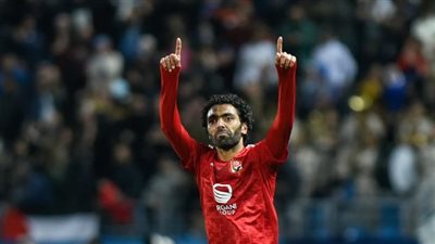 حسين الشحات يتوج بجائزة الأفضل في مباراة الأهلي وفاركو 