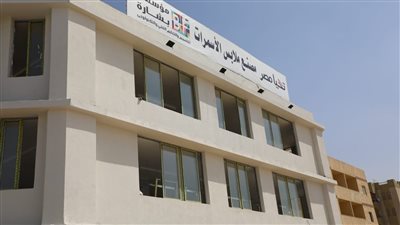 نائب محافظ القاهرة تضع اللمسات النهائية لمصنع ملابس جاهزة بالأسمرات