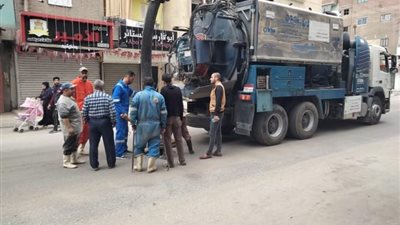 استمرار أعمال التطهير لشبكات الصرف الصحى بالاسماعيلية