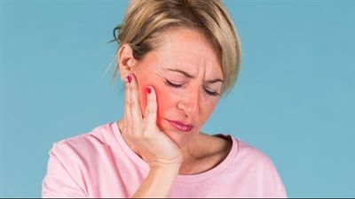 مخاطر بكتيريا الفم.. أطباء أسنان يوضحون الأسباب 