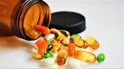 أفضل ٤ فيتامينات تمنع الإصابة بالزهايمر وتعزز صحة الدماغ.