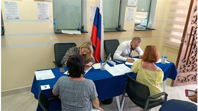 توافد السياح الروس للإدلاء بأصواتهم فى الانتخابات الرئاسية بالغردقة