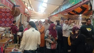 معرض خير مزارعنا لأهالينا.. إقبال كبير من المواطنين وثقة في جودة المعروض