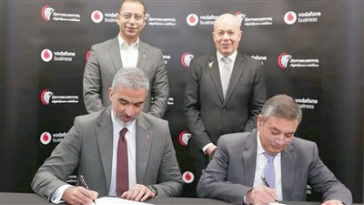 «ڤودافون بيزنس» تقدم حلولها الرقمية لمصر للطيران وتتيح خدمات الرعاية الصحية عن بُعد على رحلاتها