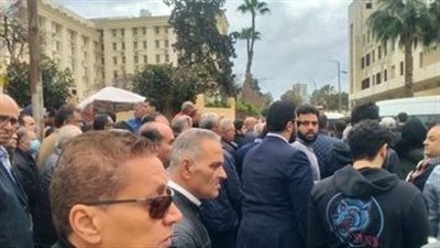 تشييع جثمان الفنان الراحل ياسر الشرقاوى بمقابر الاسكندرية 