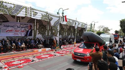 محافظ المنيا يشهد طابور العرض لمديريات الخدمات والوحدات المحلية