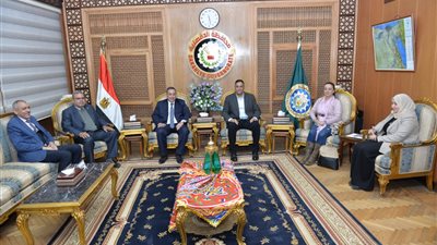 محافظ الدقهلية يستقبل المدير التنفيذي للمجمعة العشرية التابعة لرئاسة مجلس الوزراء