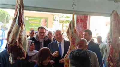 إقبال كبير .. الزراعة تواصل ضخ السلع الغذائية في معرض خير مزارعنا لأهالينا 