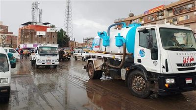 رفع مياه الأمطار من الطرق والشوارع بالقليوبية 
