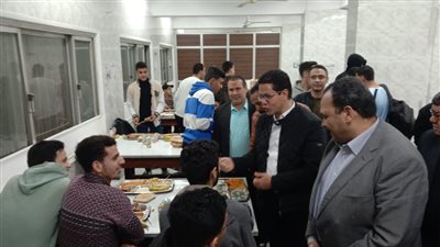 رئيس جامعة بنها يشارك طلاب المدن الجامعية حفل إفطار رمضان