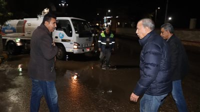 محافظ القليوبية يجري بجولة مسائية لمتابعة أعمال شفط مياه الأمطار بمدن طوخ وشبين القناطر 