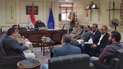 اجتماع لدفع العمل بالمشروعات القومية في محافظة البحيرة 