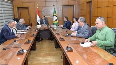 محافظ الدقهلية يوجه بسرعة الانتهاء من حصر كافة الأراضي التي تم تبويرها بالطرق السريعة 