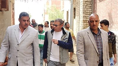 للوقوف على نسب التنفيذ.. رئيس مدينة إطسا بالفيوم يتفقد مشروعات حياة كريمة 
