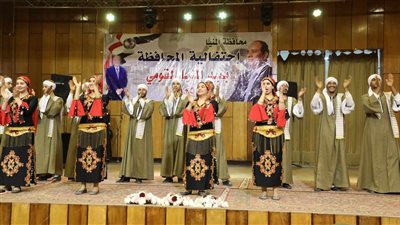 محافظ المنيا يشهد الحفل الفني لفرقة التخت العربي 
