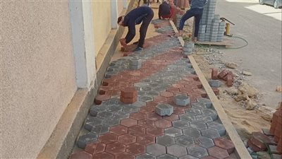 محافظ أسيوط:استكمال تركيب البلدورات وبلاط الانترلوك خلف مديرية الأمن 