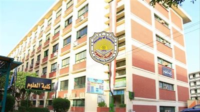 جامعة سوهاج تفتح أبواب العلم أمام الطلاب الوافدين للدراسة بعدد ٧٤ برنامج للدراسات العليا بكلية العلوم  