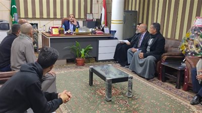 رئيس مطاي يلتقي  بالمواطنين للإستماع وحل مشاكلهم 