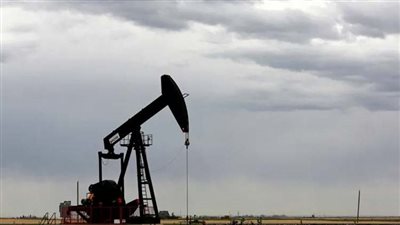 النفط يرتفع قرب أعلى مستوياته في نحو 4 اشهر