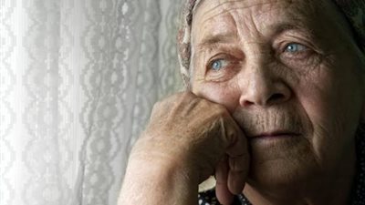 حفيد يرسم “خطته الشيطانية” ويزهق روح جدته ويتركها عارية الجسد في سوهاج |فما القصة 