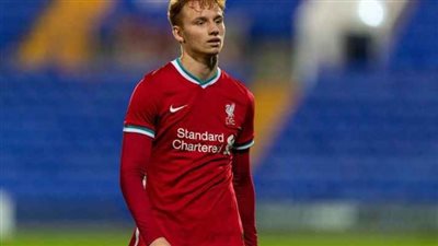 مدافع ليفربول الشاب يضع نفسه بين أفضل مدافعي أوربا رغم أعارته 
