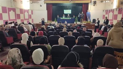 وكيل تعليم الغربية يشهد ندوة 