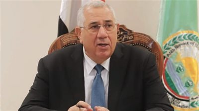 وزير الزراعة يتابع جهود الحفاظ على الرقعة الزراعية