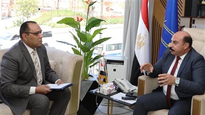 محافظ أسوان يوجه بتكثيف الحملات الرقابية والتفتيشية لضبط الأسعار في الأسواق 