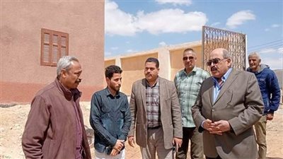 سكرتير عام أسيوط يتفقد إنشاء سوق حضري بالكوم الأحمر بالبداري بـ95مليون جنيه