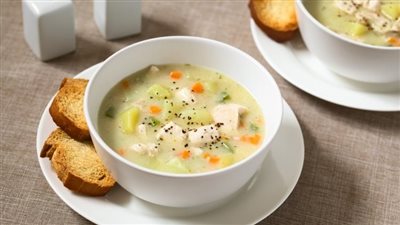 طريقة عمل شوربة الخضار بالدجاج والكريمة