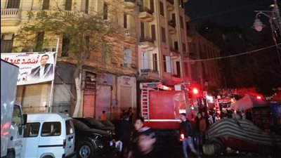 حريق فى إحدى عمارات وسط البلد.. تفاصيل