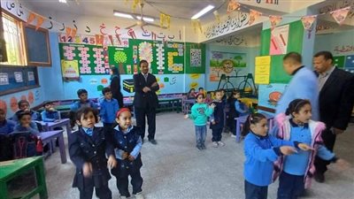 مدير تعليم أبوتشت يتفقد مدرسة الحرية الرسمية للغات ونجع غلاب الابتدائية