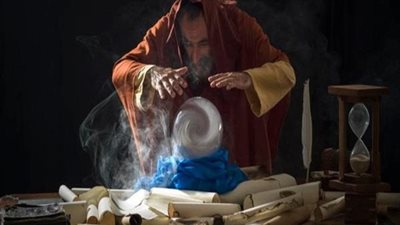 فك أعمال السحر.. تفاصيل مُداهمة شقة النزهة المشبوهة