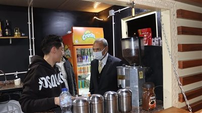 محافظ القليوبية يتفقد التشغيل التجريبي لعربات الطعام بالبر الشرقي ببنها