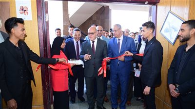 ٥٠٠ عملا إبداعيا بمعرض كلية التربية الفني بجامعة سوهاج