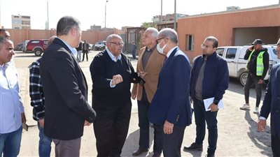 محافظ القليوبية يتابع منظومة النظافة الجديدة باحياء غرب وشرق شبرا الخيمة