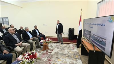 وزير الإسكان يستعرض موقف خدمات مياه الشرب والصرف بالقليوبية