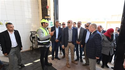 وزير الإسكان يتفقد محطة مياه سرياقوس في الخانكة بالقليوبية 