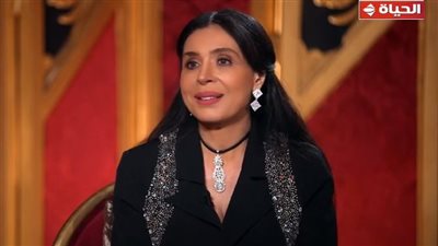 دينا تكشف رد فعلها على خيانة زوجها لها: شفتهم بعيني (فيديو)