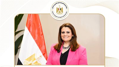 وزيرة الهجرة في عيد الأم: أهنئ صانعات الرجال وحجر الزاوية لبيوتهن