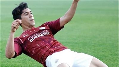 محمد شكري يوقع مع الأهلي 5 مواسم