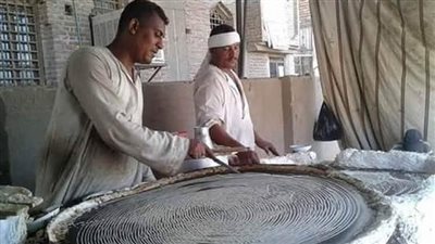صناعة الكنافة البلدي أشهر عادات السوهاجية في شهر رمضان المُبارك 