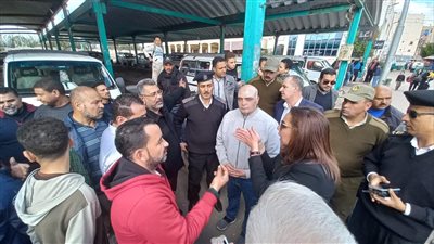 نائب محافظ البحيرة تتفقد مجمع المواقف بمركز المحمودية 