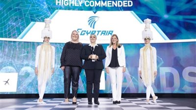 مطار أثينا الدولى يمنح جائزة أسرع شركة طيران نموًا فى أفريقيا لمصر للطيران