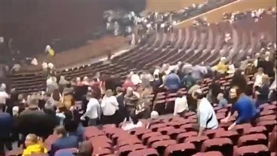 عاجل.. مجهولون يقتحمون مركز تسوق كروكوس سيتي في موسكو ويطلقون الرصاص على الحضور