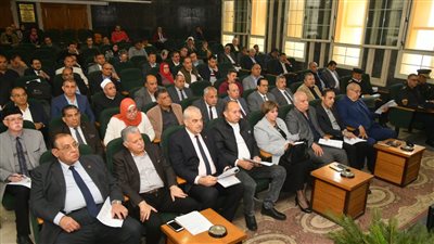 محافظ الغربية يترأس اجتماع المجلس التنفيذي بحضور أعضاء مجلسي النواب والشيوخ