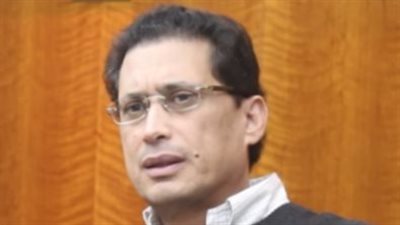 أحمد عيد يكشف حقيقة إجراء عملية زراعة شعر 