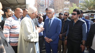 محافظ سوهاج يشدد على إحكام الرقابة على مواقف السيارات والإلتزام بتعريفة الركوب