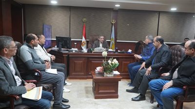 محافظ الغربية يناقش مستجدات الأعمال بكورنيش المحله ومحور النعناعية بكفر الزيات